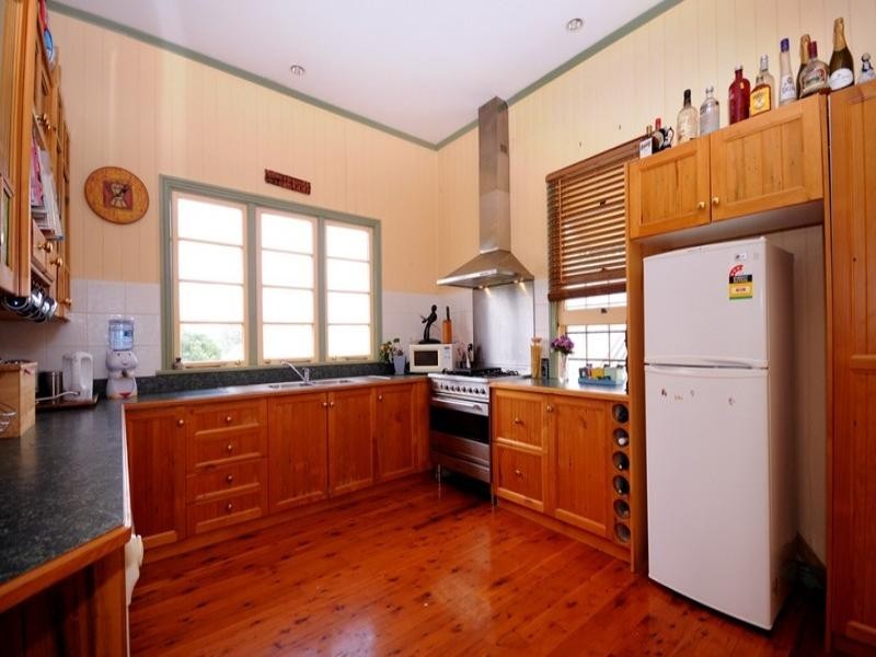 20 Robinson Street, North Toowoomba QLD 4350