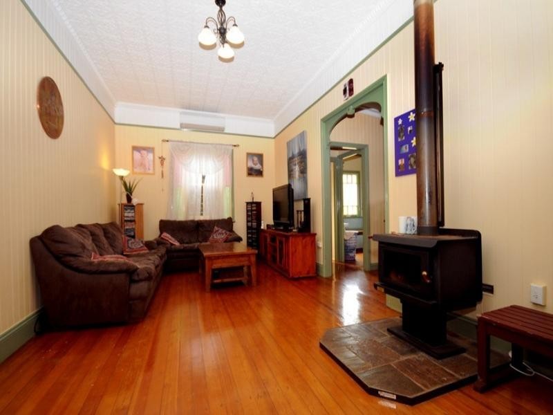 20 Robinson Street, North Toowoomba QLD 4350