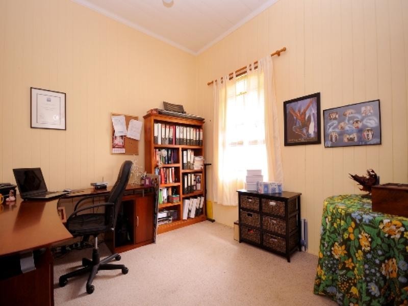 20 Robinson Street, North Toowoomba QLD 4350