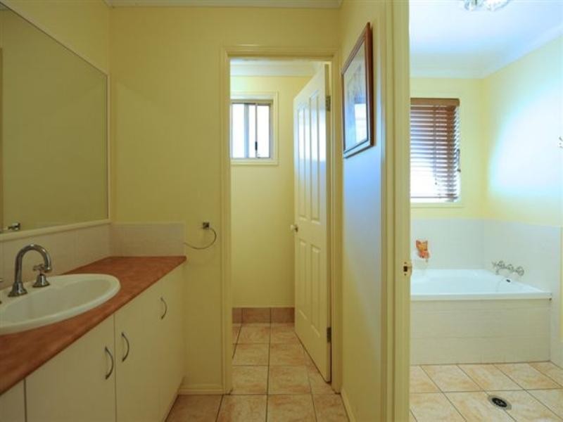 7 Conquest Court, Wilsonton QLD 4350