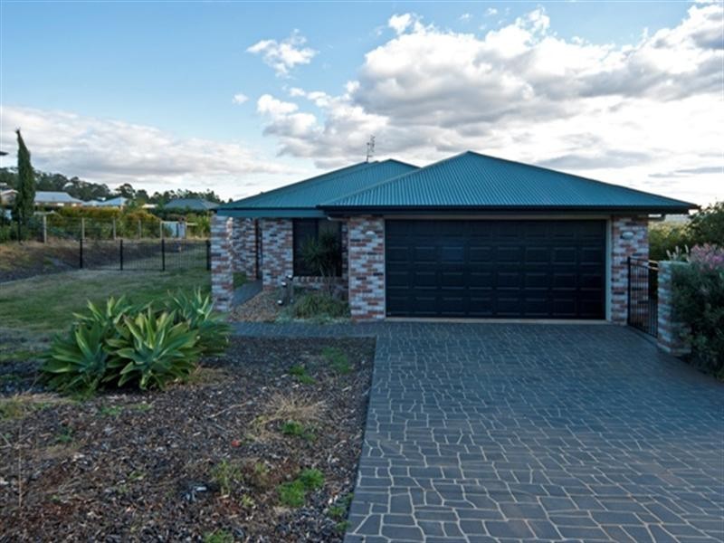 5 Debbie Court, Highfields QLD 4352