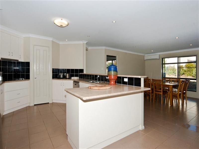 5 Debbie Court, Highfields QLD 4352