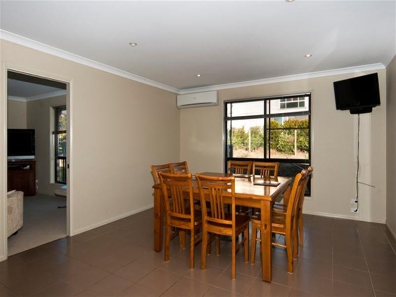 5 Debbie Court, Highfields QLD 4352