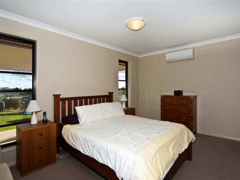 5 Debbie Court, Highfields QLD 4352