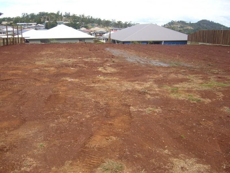 8 Opal Street, Glenvale QLD 4350