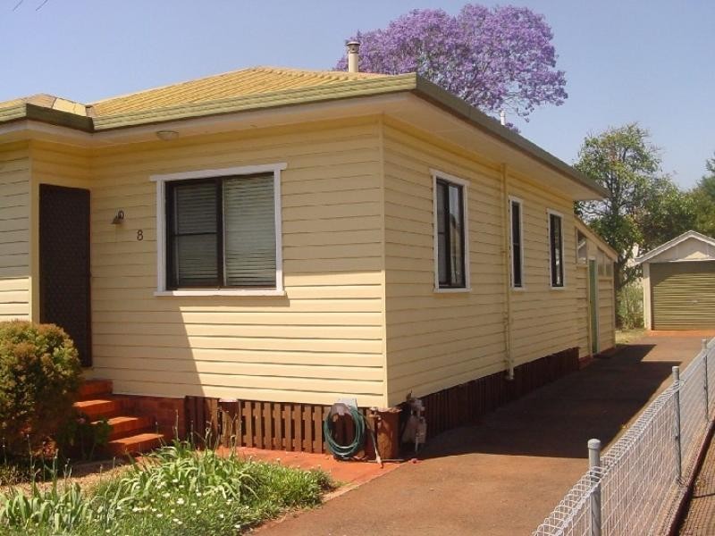 8 Goode Street, Newtown QLD 4350