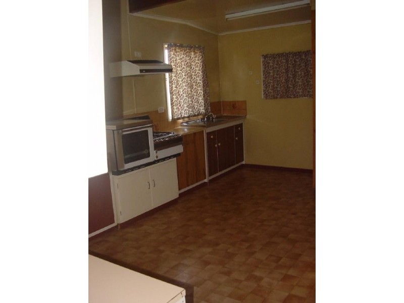 8 Goode Street, Newtown QLD 4350