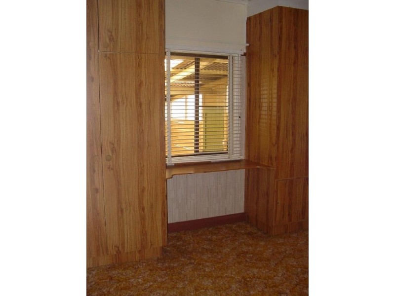 8 Goode Street, Newtown QLD 4350