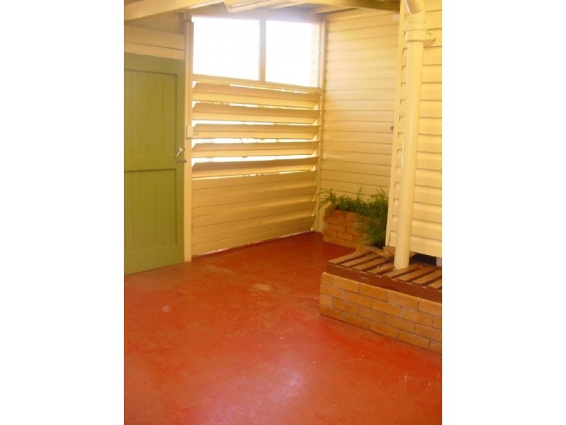 8 Goode Street, Newtown QLD 4350