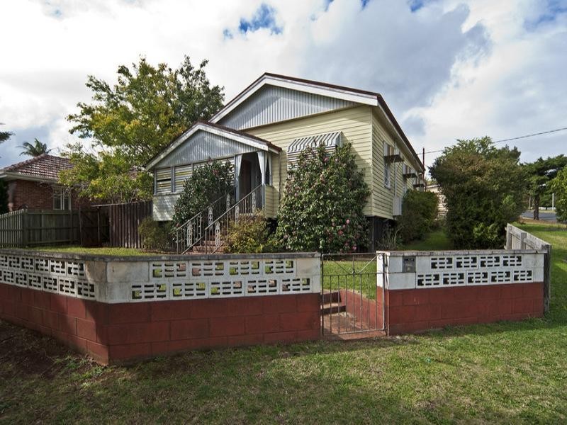 12 John Street, East Toowoomba QLD 4350