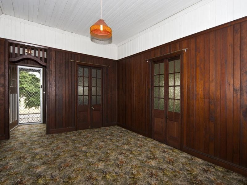 12 John Street, East Toowoomba QLD 4350
