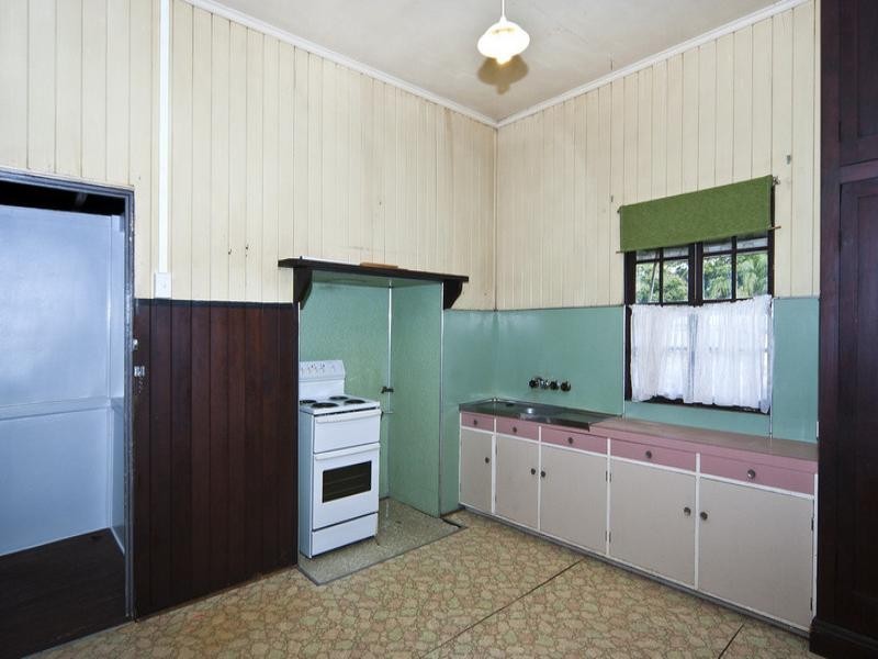 12 John Street, East Toowoomba QLD 4350