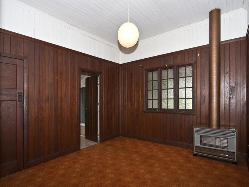 12 John Street, East Toowoomba QLD 4350