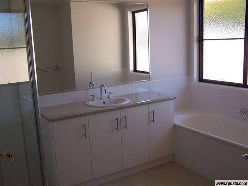 36 Willowburn Drive, Rockville QLD 4350