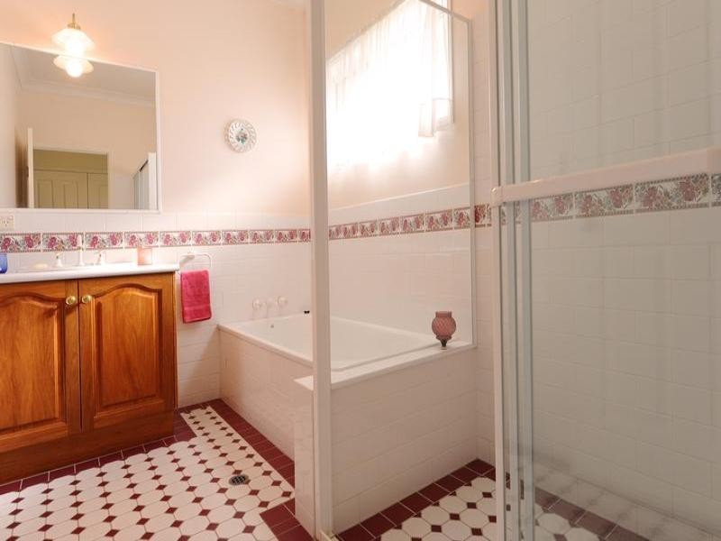 3 Joy-Anne Court, Vale View QLD 4352