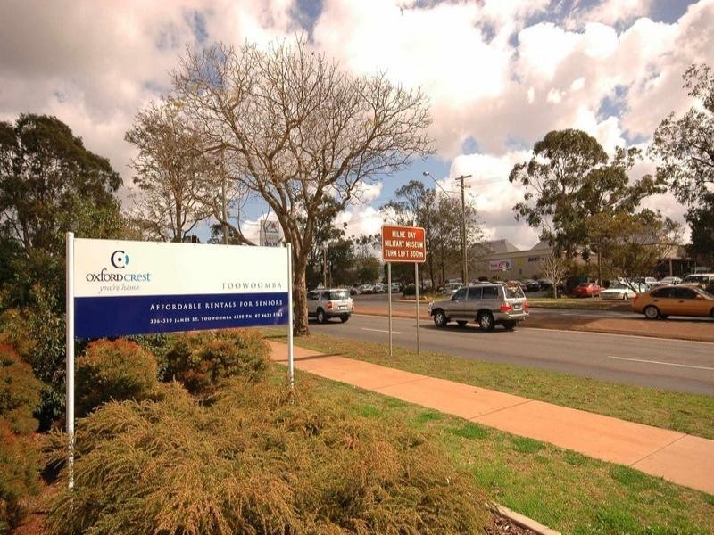 13/306 James Street, Harristown QLD 4350