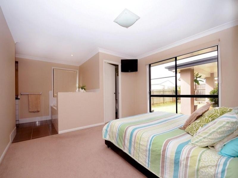 528 Hume Street, Middle Ridge QLD 4350