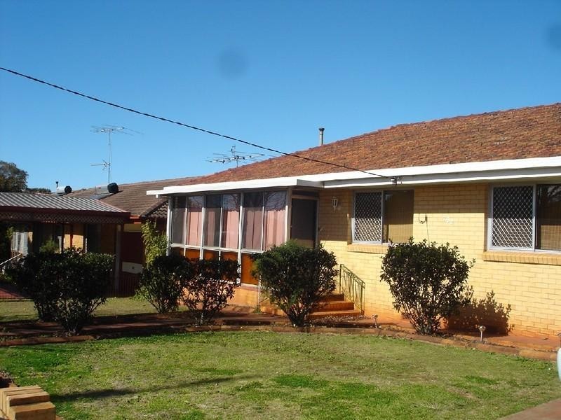 482 alderley Street, Harristown QLD 4350