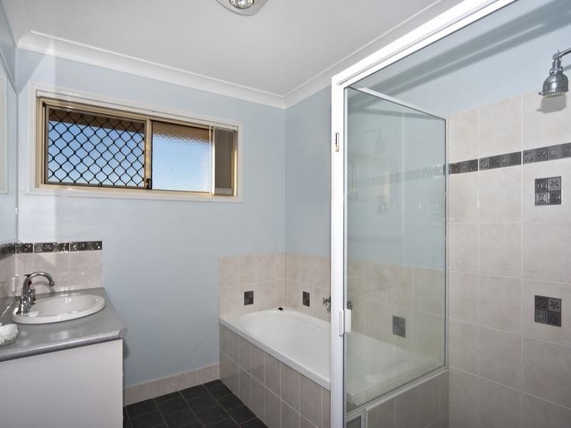 1/2 Todd Court, Kearneys Spring QLD 4350