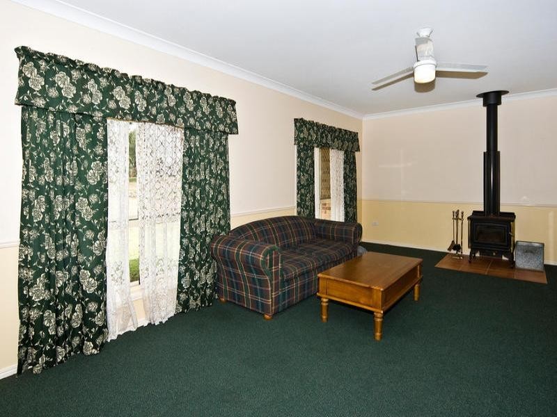 29 Diana Court, Withcott QLD 4352