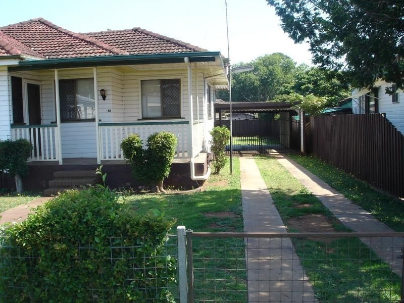 3 Finnie Street, Newtown QLD 4350