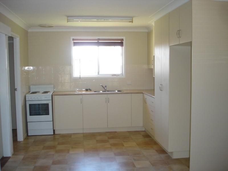 2/407 Stenner Street, Kearneys Spring QLD 4350