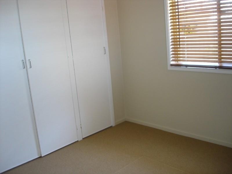 2/407 Stenner Street, Kearneys Spring QLD 4350