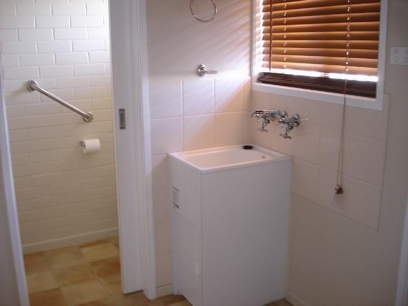 2/407 Stenner Street, Kearneys Spring QLD 4350