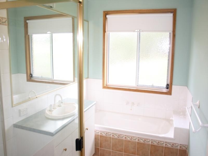 33 Parkridge Drive, Withcott QLD 4352