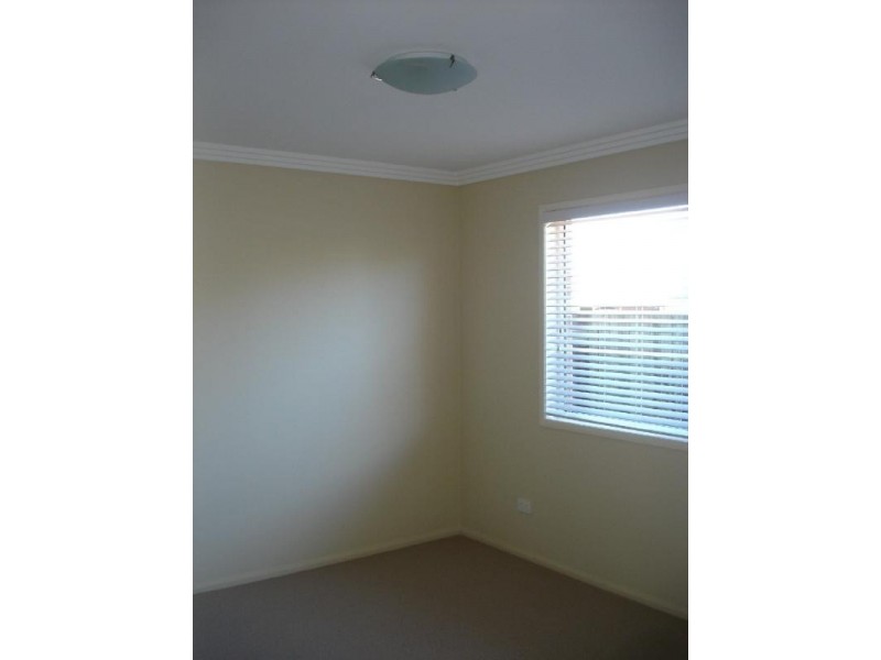 3/10 Lendrum Street, Newtown QLD 4350