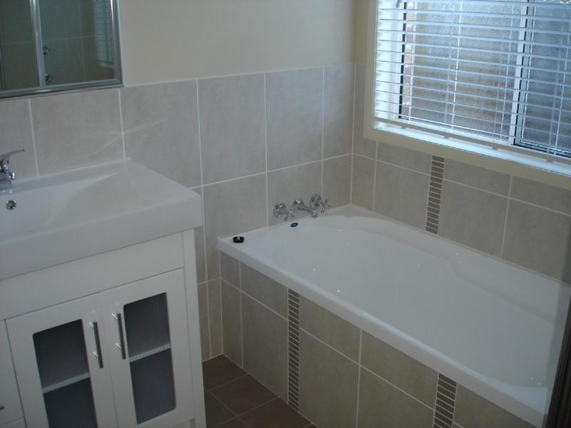 3/10 Lendrum Street, Newtown QLD 4350