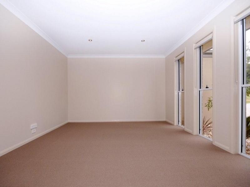 15 Tarlington Street, Middle Ridge QLD 4350