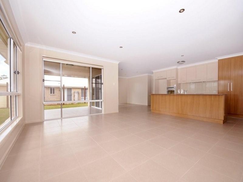 15 Tarlington Street, Middle Ridge QLD 4350