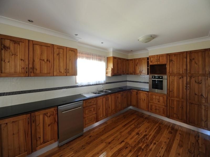 32 McFarlane Street, Wilsonton QLD 4350