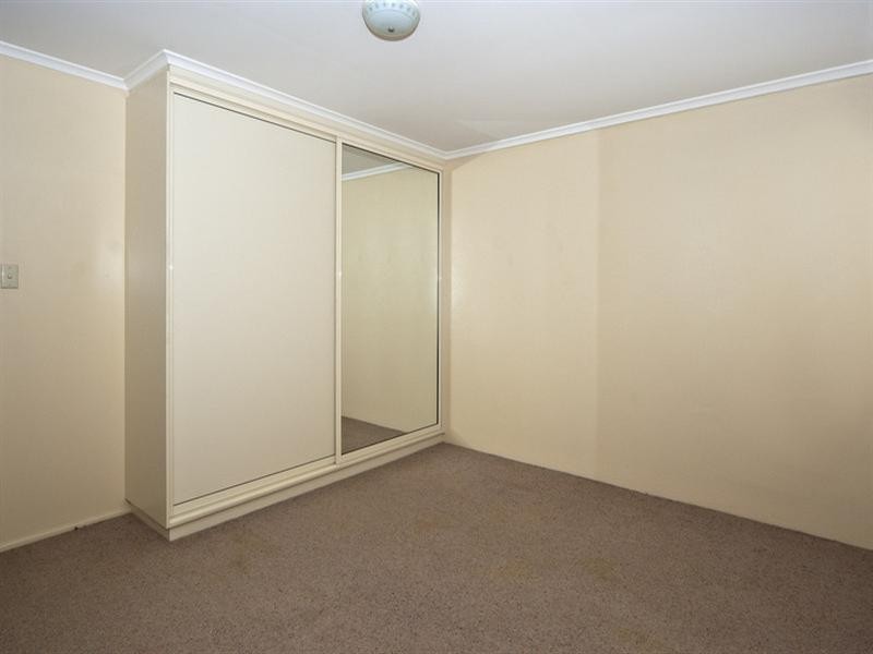 2/283A Hume Street, South Toowoomba QLD 4350