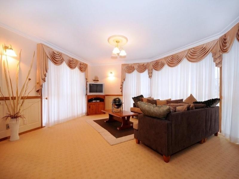 3 Woodlands Close, Middle Ridge QLD 4350