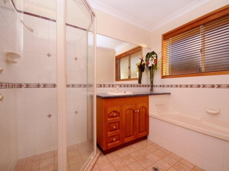 3 Woodlands Close, Middle Ridge QLD 4350