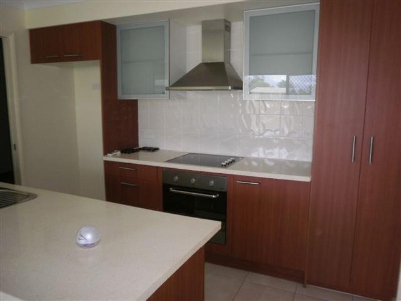 1/4 Boxall Street, Newtown QLD 4350