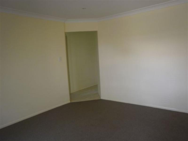 1/4 Boxall Street, Newtown QLD 4350