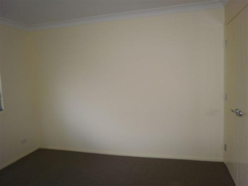 1/4 Boxall Street, Newtown QLD 4350