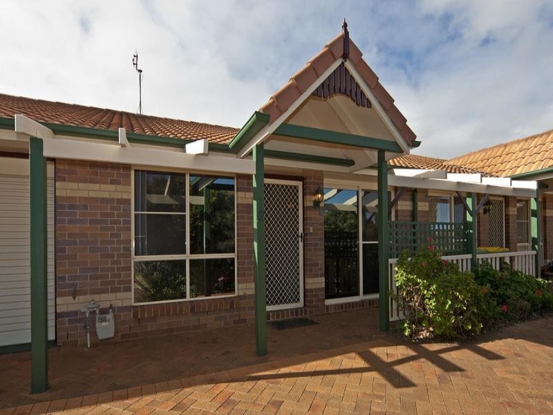 2/2 Brunckhorst Drive, Kearneys Spring QLD 4350