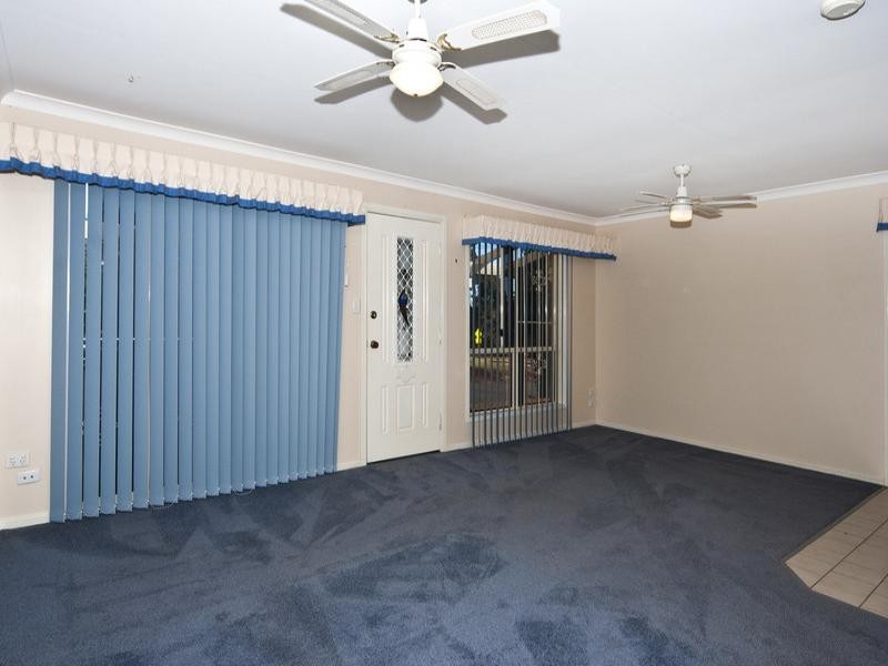 2/2 Brunckhorst Drive, Kearneys Spring QLD 4350