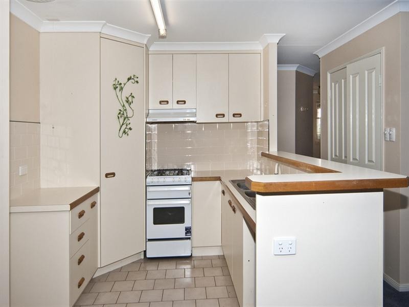 2/2 Brunckhorst Drive, Kearneys Spring QLD 4350