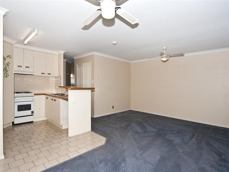 2/2 Brunckhorst Drive, Kearneys Spring QLD 4350