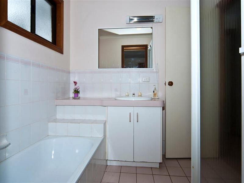 20 Gordon Crescent, Withcott QLD 4352