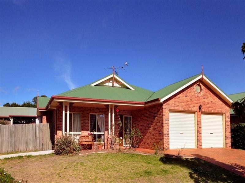 54 Bouganvillea Drive, Middle Ridge QLD 4350