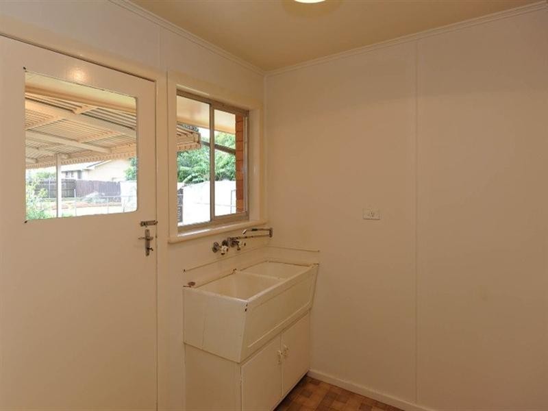 44 Hampton Street, Harristown QLD 4350