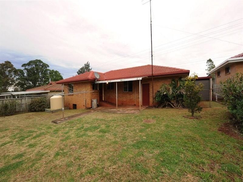 44 Hampton Street, Harristown QLD 4350