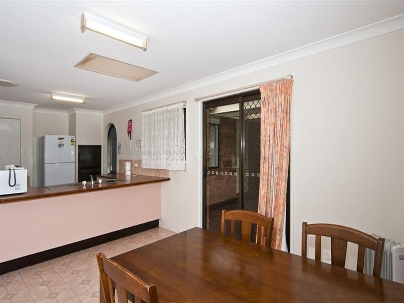 6 Roslyn Street, Centenary Heights QLD 4350