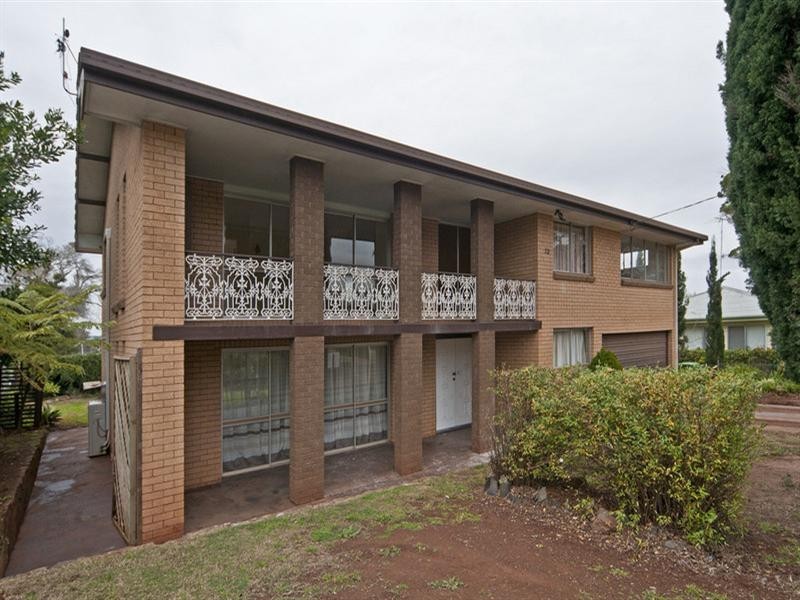 12 Boland Street, North Toowoomba QLD 4350